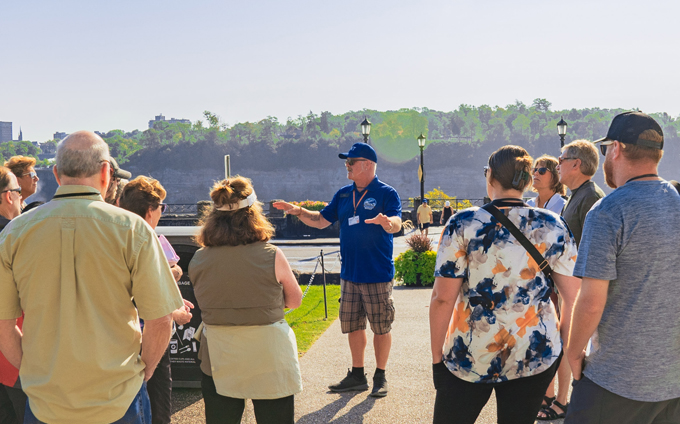 Niagara Falls walking tour package